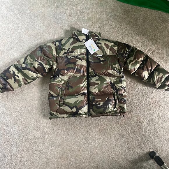 NWT Vetements LIMITED EDITION Camouflage-print Logo puffer jacket, Unisex